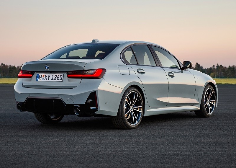 PREMIJERA: BMW Serije 3 G20 LCI, Bavarci su stisnuli gas i poprilično unaprijedili popularni model 25