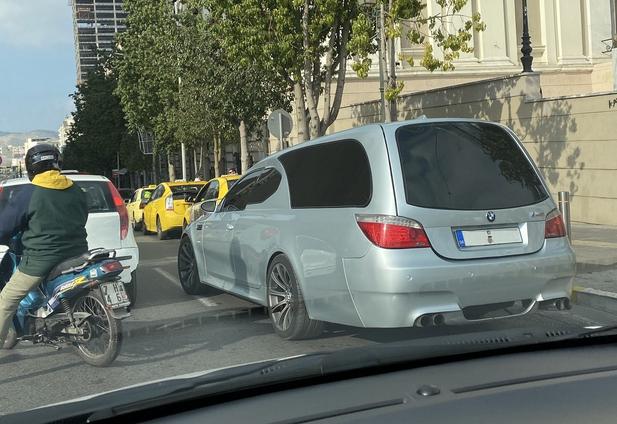BMW M5 za posljednju vožnju, pogrebni model od 507 KS! 21