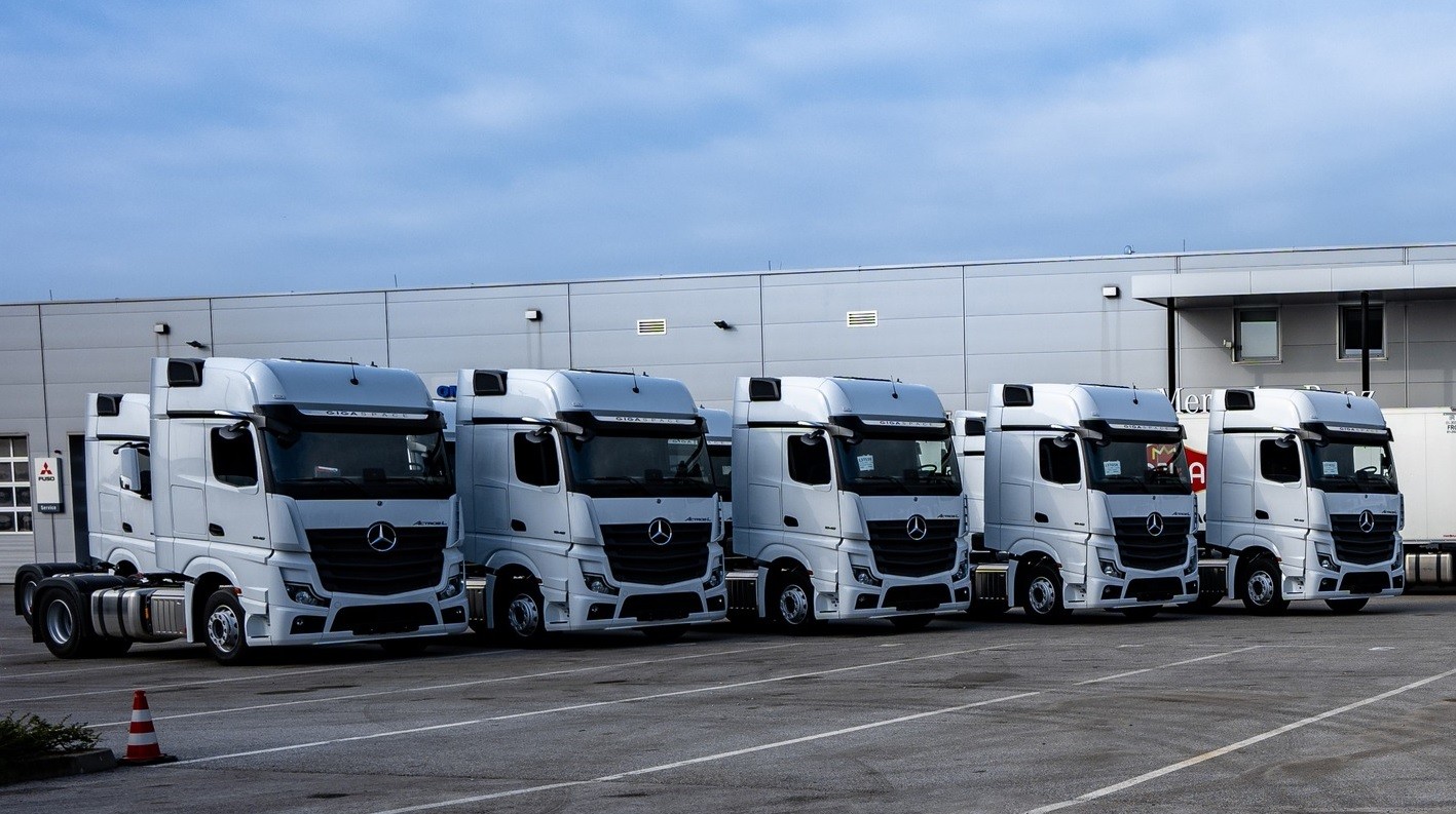 Velika isporuka Star Importa, 42 Mercedes-Benz kamiona idu u ruke Grupa Pivac 25