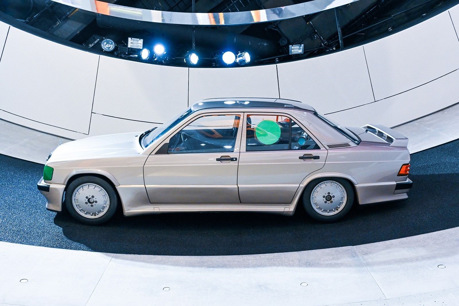 Mercedes-Benz 190 E 2.3-16 odradio 50.000 km u 8 dana, točno prije 40 godina! 27