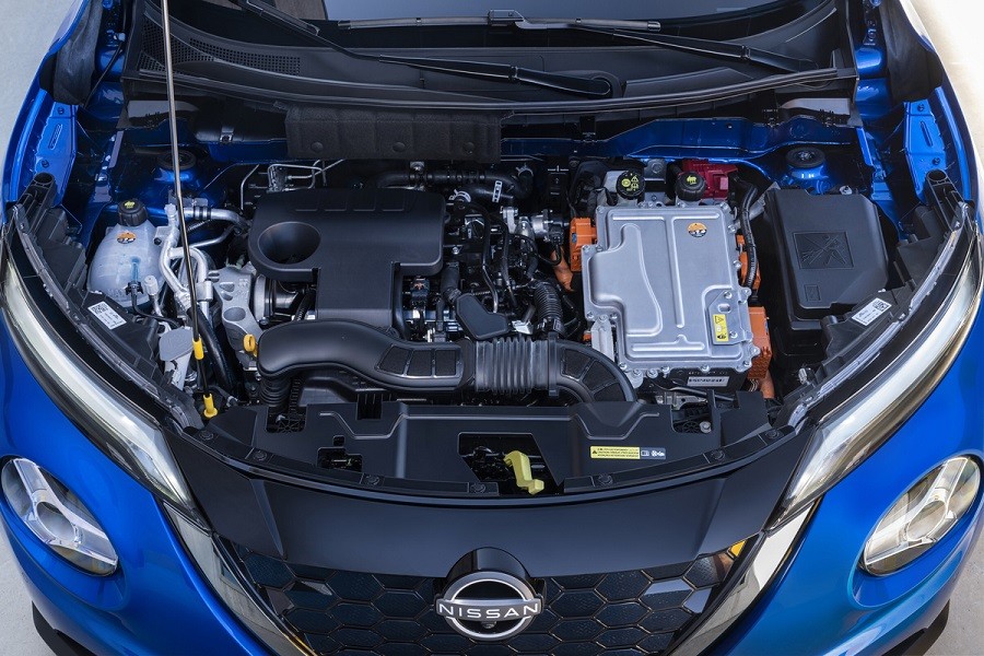 Nissan Juke Hybrid Blue engine