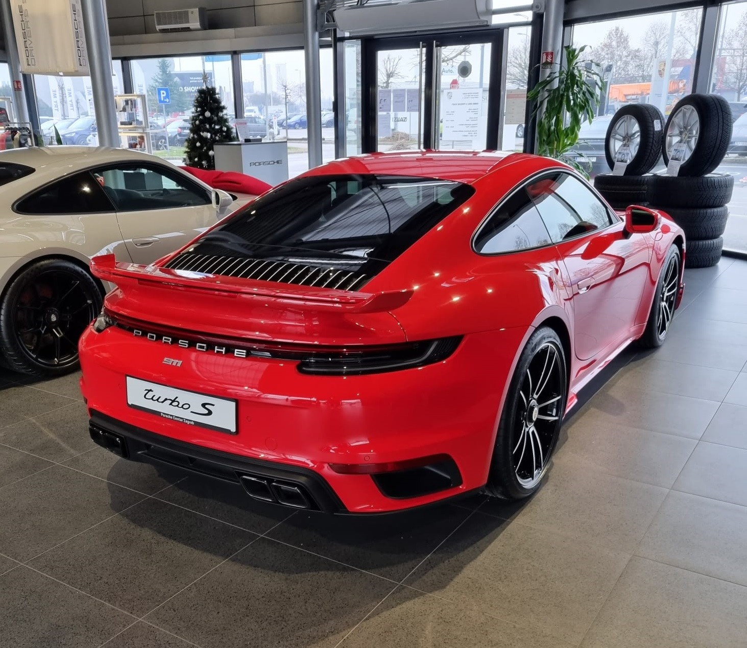 Porsche salon