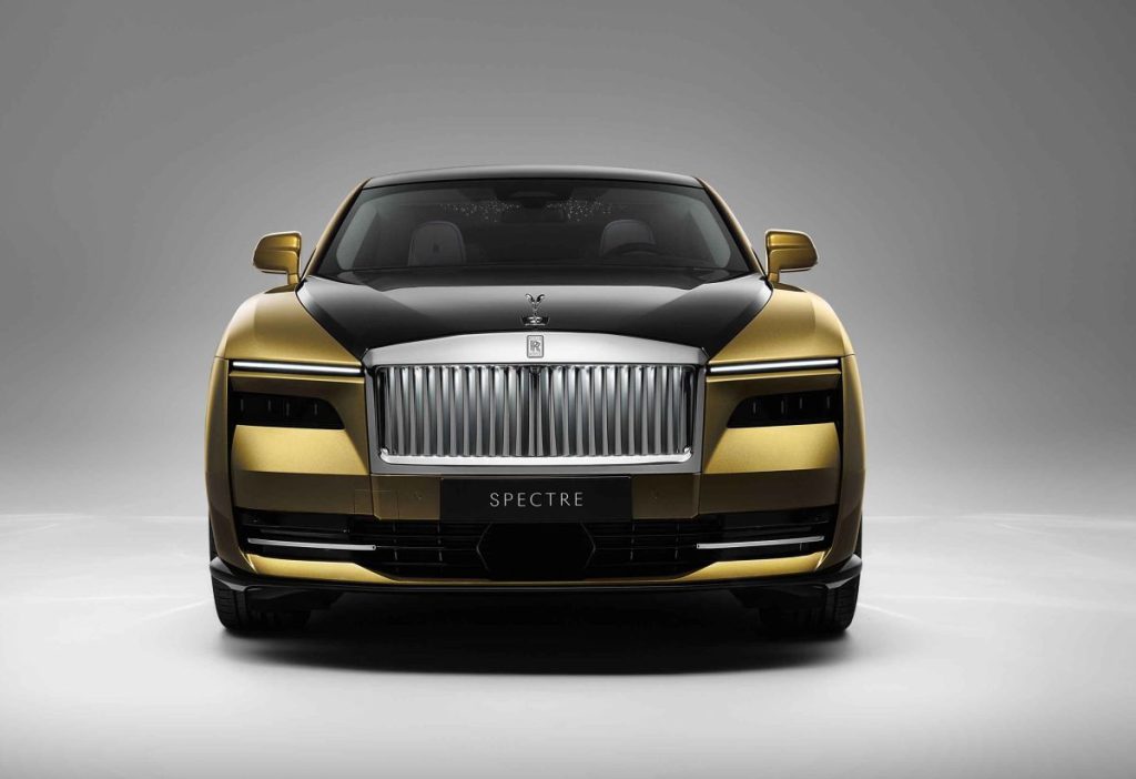 Rolls-Royce Spectre je prvi električni model marke, vožnja na struju do 530 km! 19