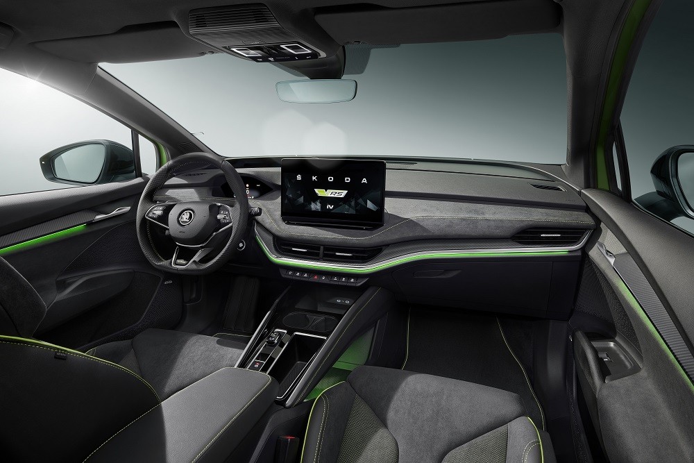 Škoda Enyaq RS iV upravo predstavljena, obogaćena najsnažnija sportska loza marke 20