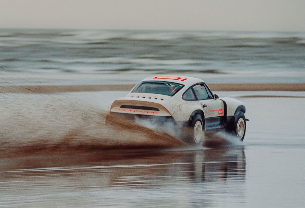 Singer Porsche  Motor sport off road all terrain