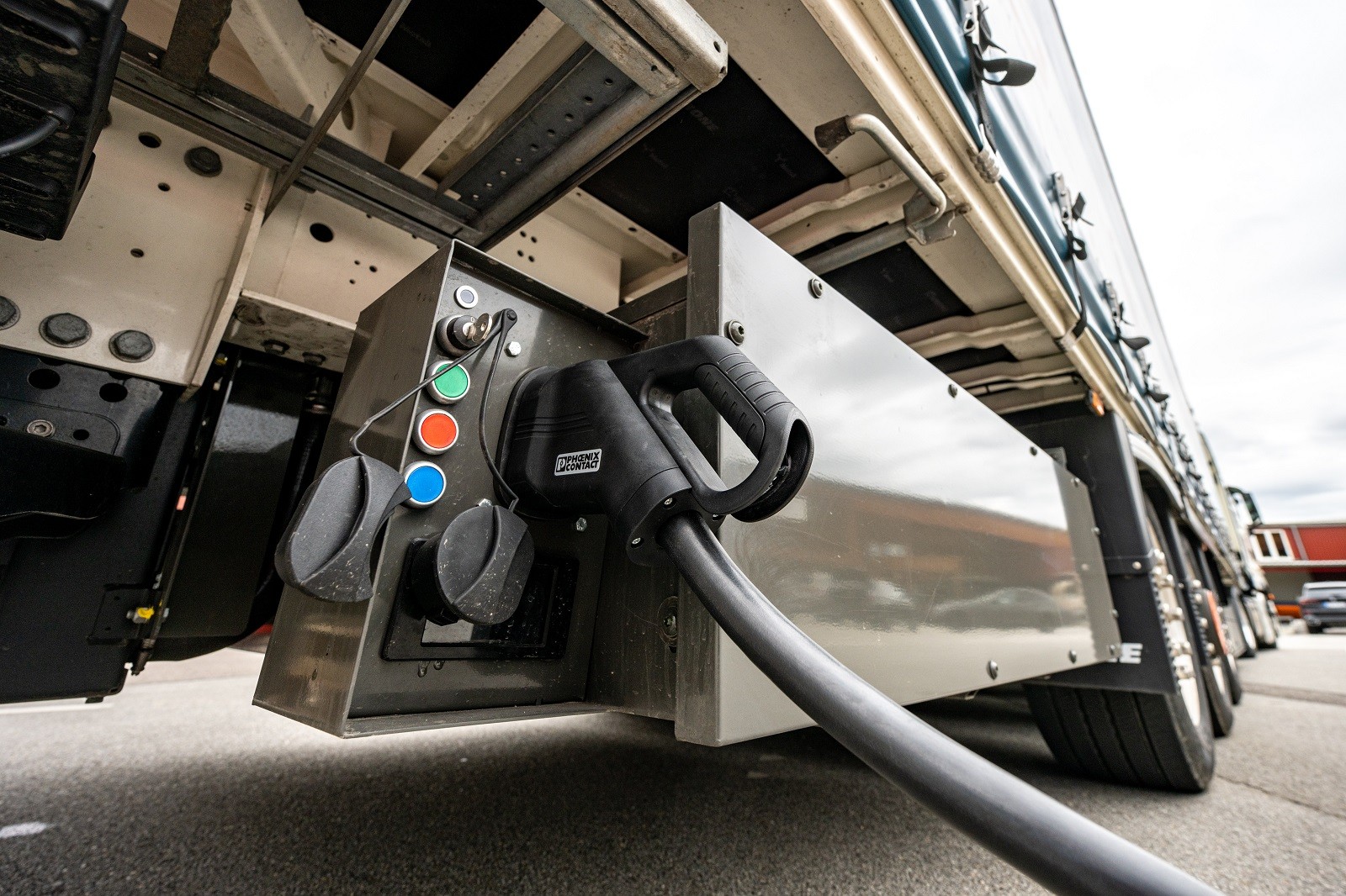 BMW testira kamion s električnom prikolicom, za veće uštede u logistici 26