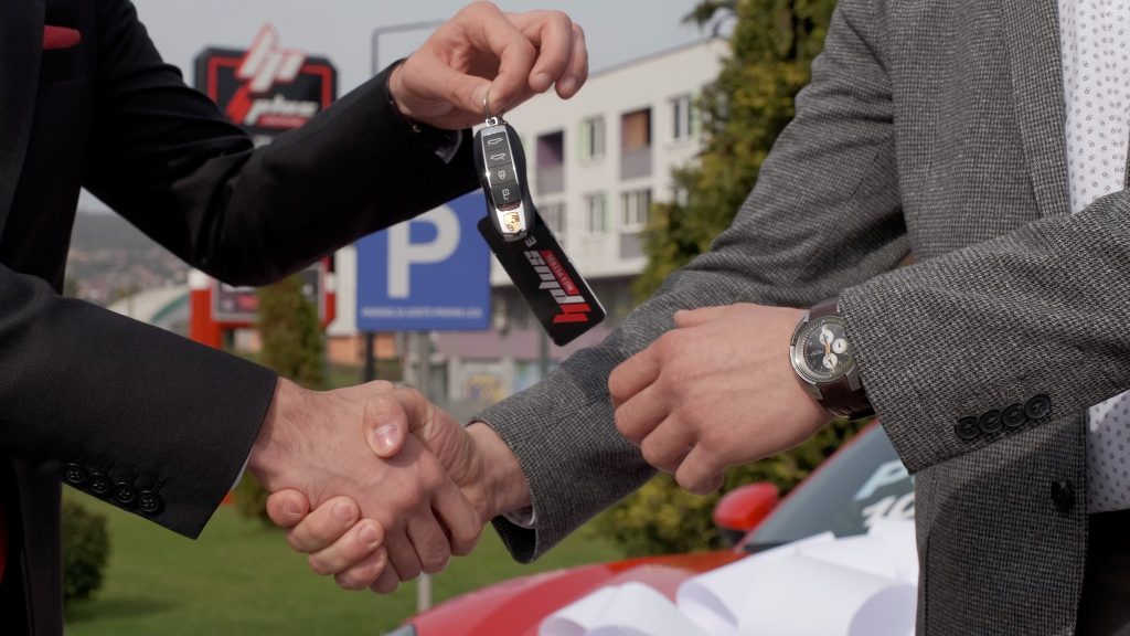 Hifa petrol u Bosni i Hercegovini oduševila nagradnom igrom, uručene glavne nagrade - Porsche i Mercedes-Benz 25